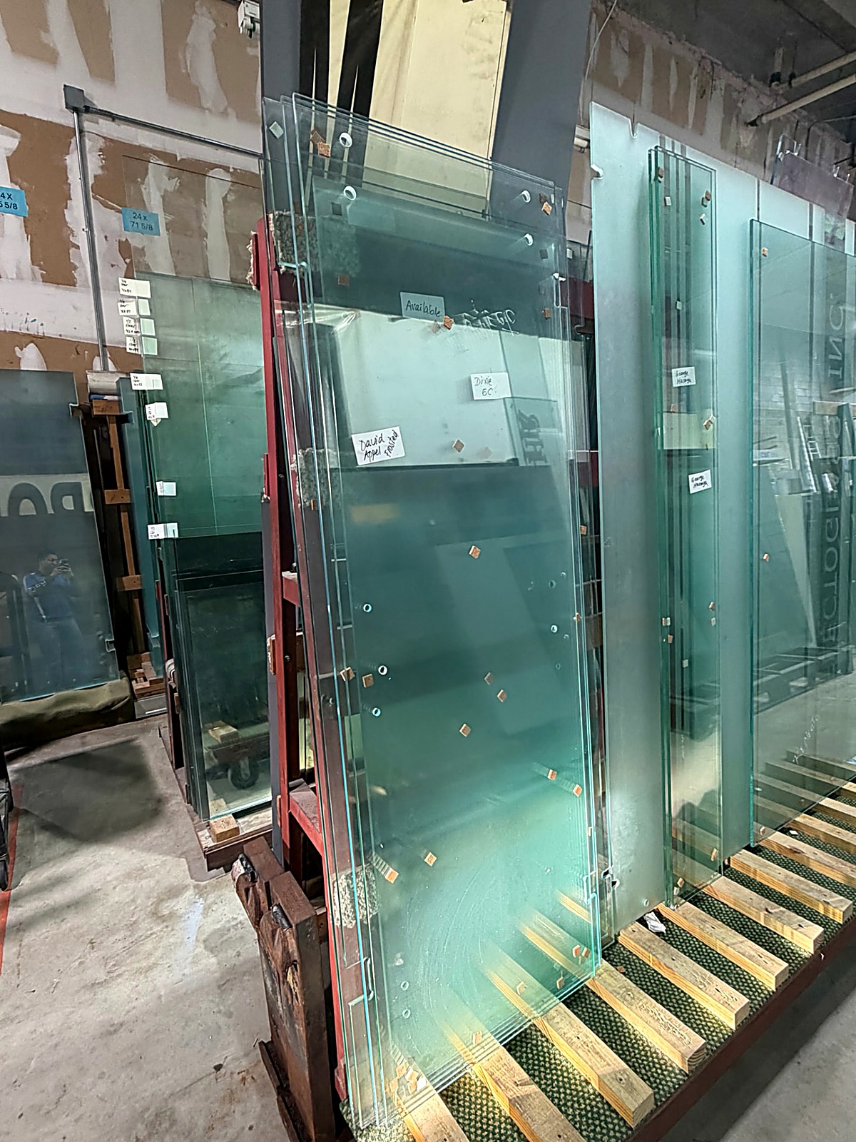 Reflecto Glass team at work