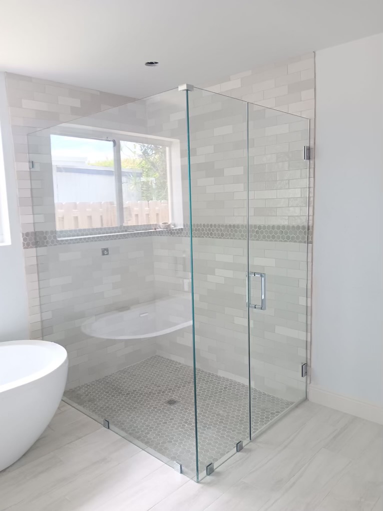 Corner Frameless with Bench